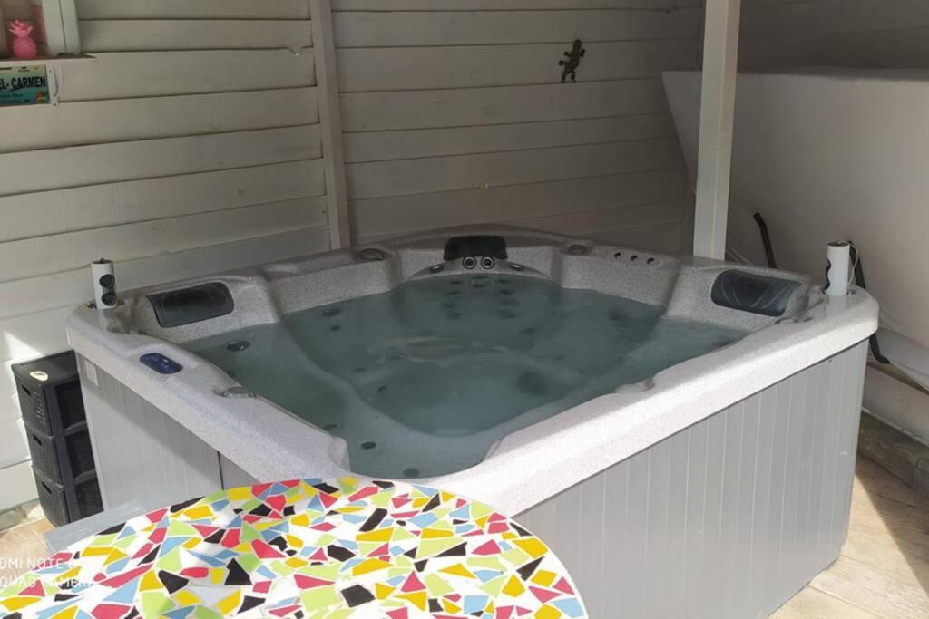 Appartement Tout Confort Au Calme Avec Jacuzzi Mouguerre Εξωτερικό φωτογραφία